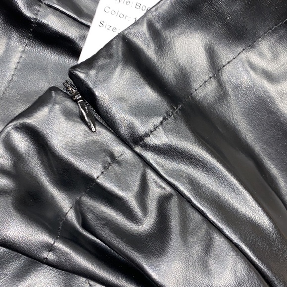 Suzanne Betro black faux leather pants size medium new with tags - Picture 6 of 6